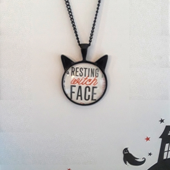 Resting Witch Face necklace - Picture 1 of 1